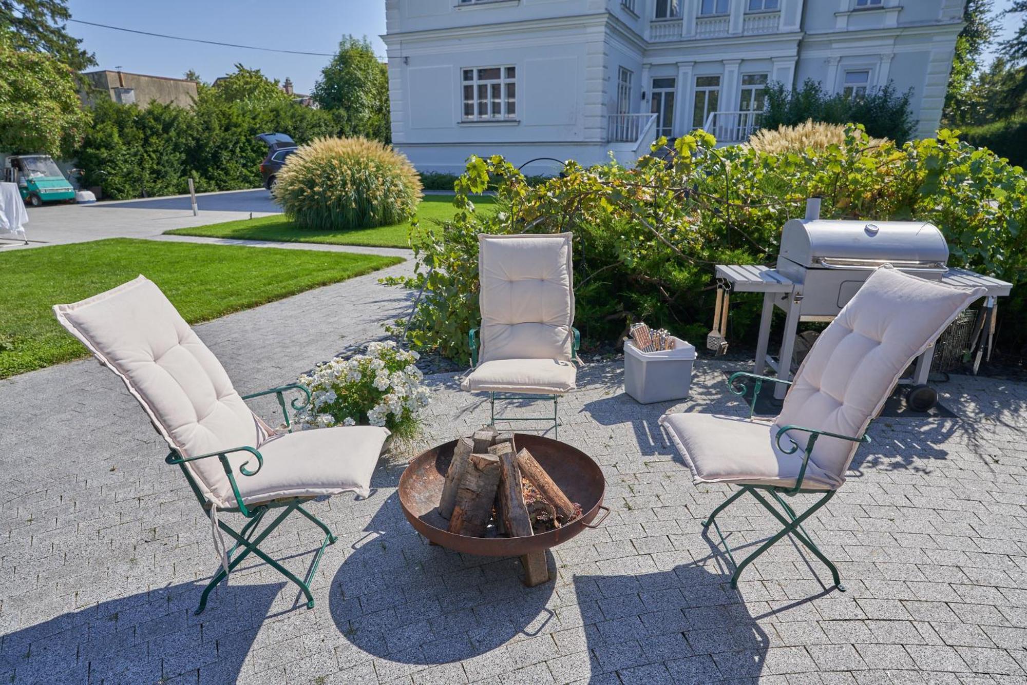 Big Apartment In Guesthouse Baden Exterior photo