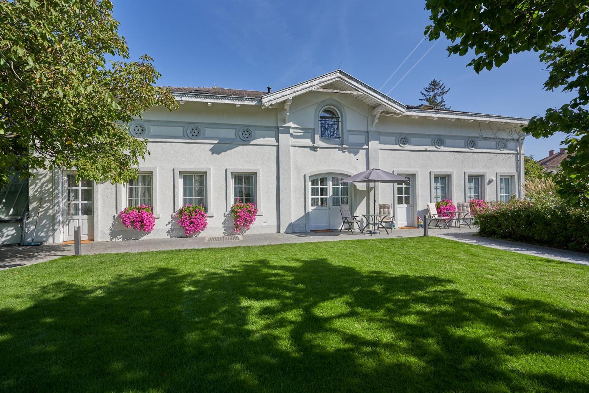 Big Apartment In Guesthouse Baden Exterior photo